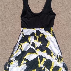 Express,Size4, BlackYellowWhite,Floral, Thin Cotton, HAS POCKETS, Dress